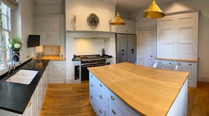 Plain English Painted Oak Spitalfields Inframe Shaker Light Grey Kitchen